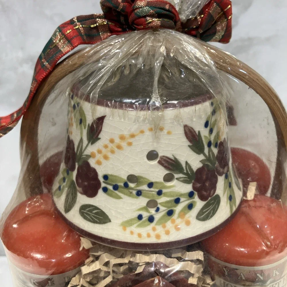 Yankee Candle Gift Set Home Sweet Home Votive Ceramic Lamp Shade Basket